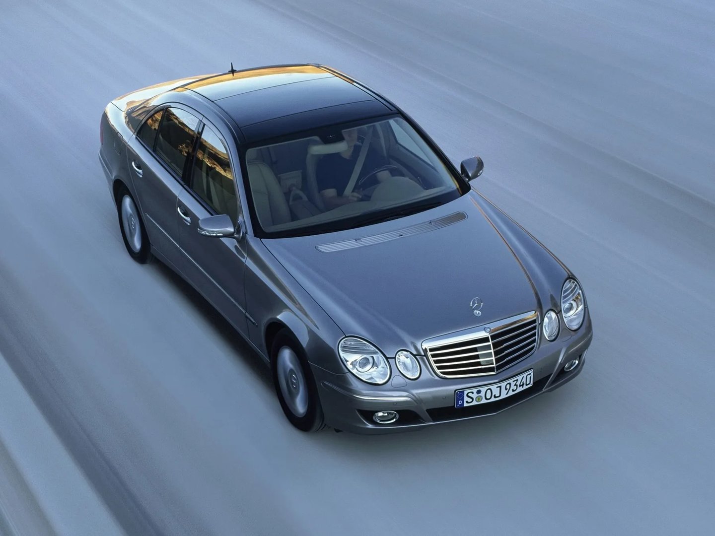 Mercedes_E-Class_3_generation_restyling__Sedan__4.jpg