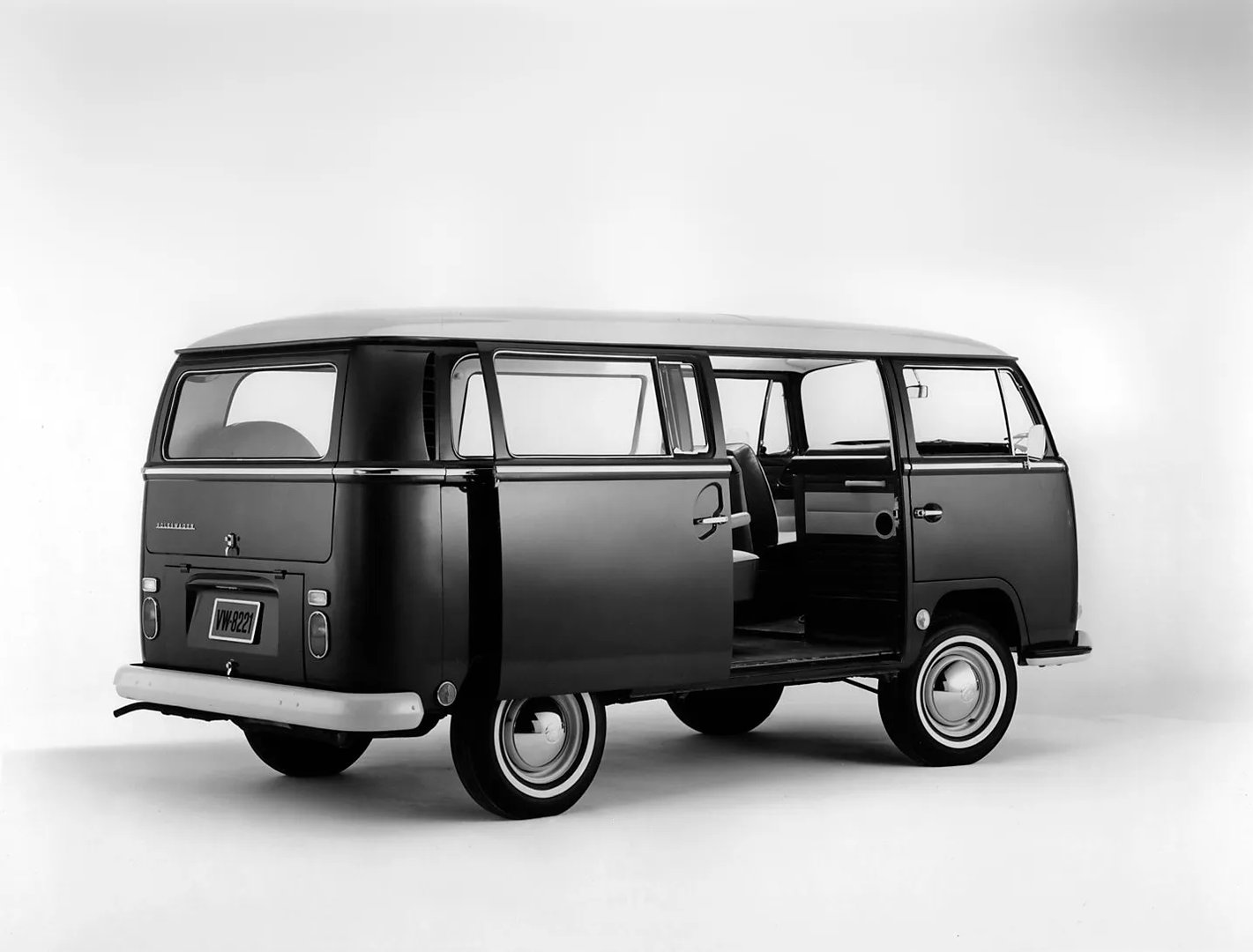 Volkswagen_Transporter_2_generation__Minivan__6.jpg