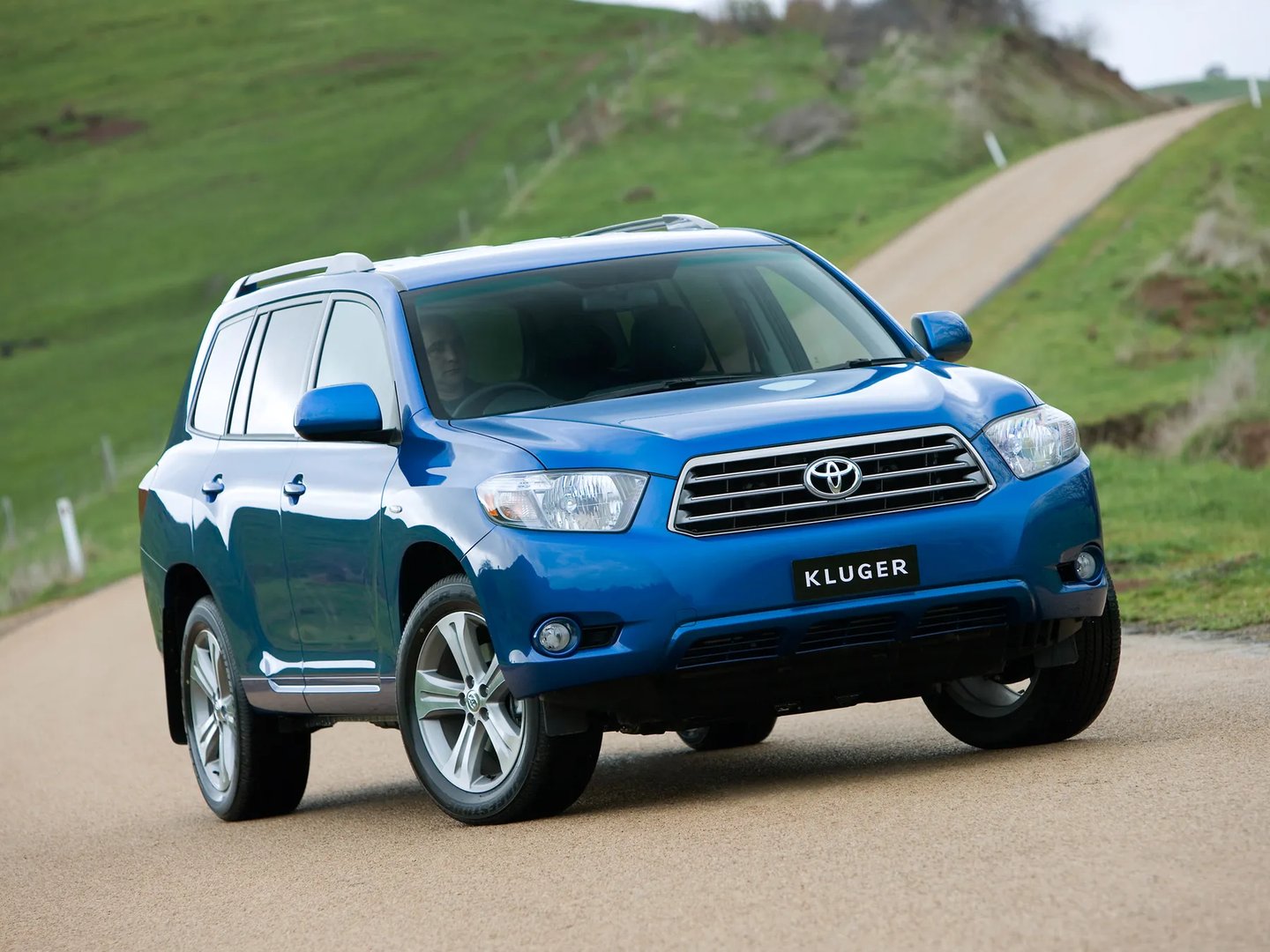 Toyota_Kluger_2_generation__SUV_5-doors__6.jpg