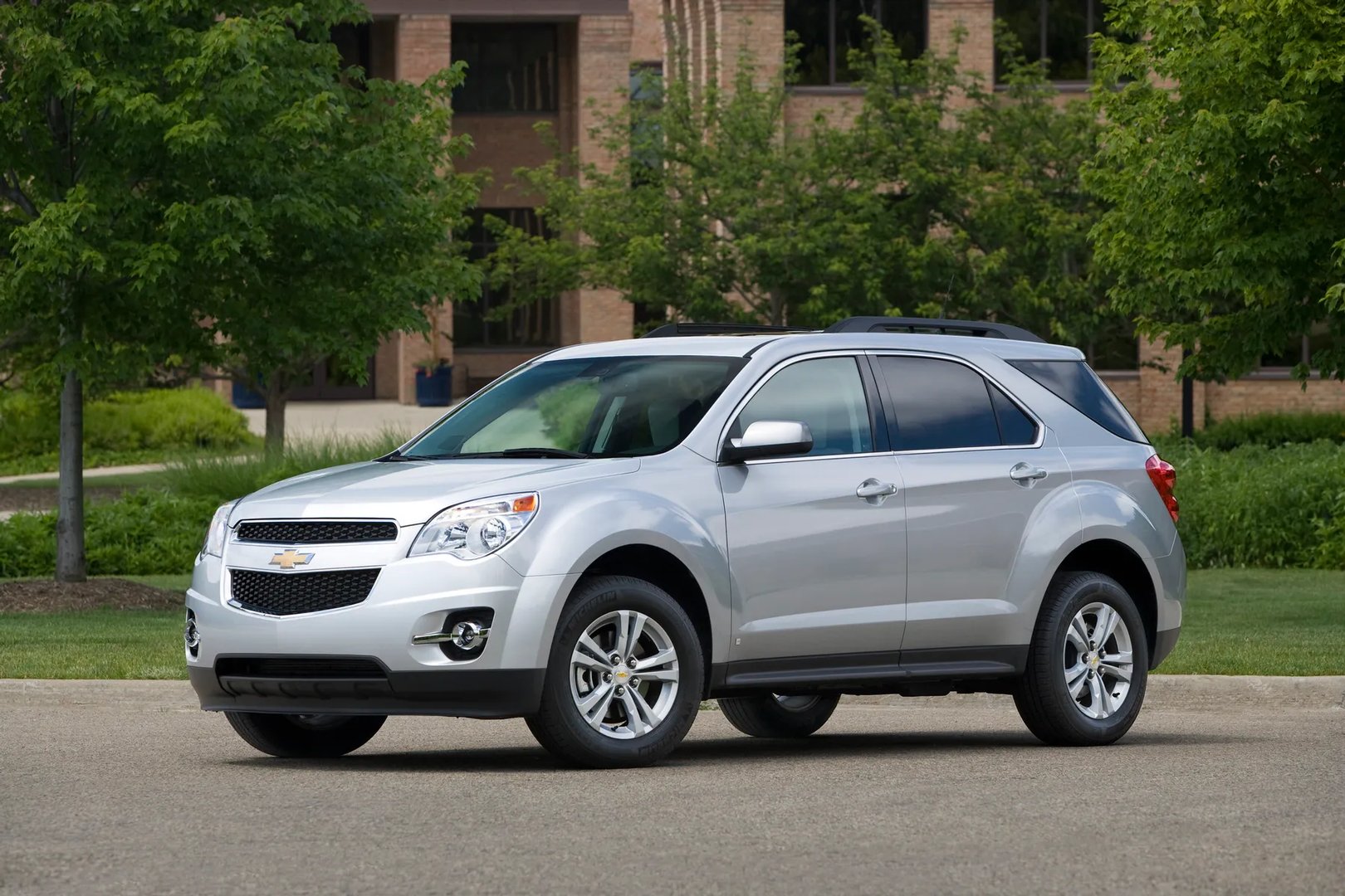 Chevrolet_Equinox_2_generation__SUV_5-doors__12.jpg