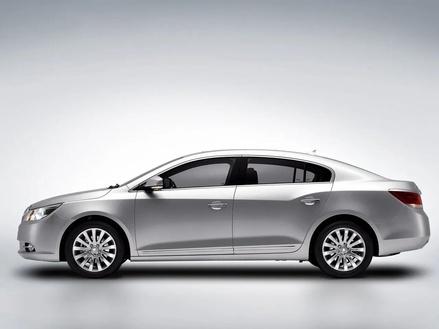 Daewoo_Alpheon_1_generation__Sedan__3.jpg