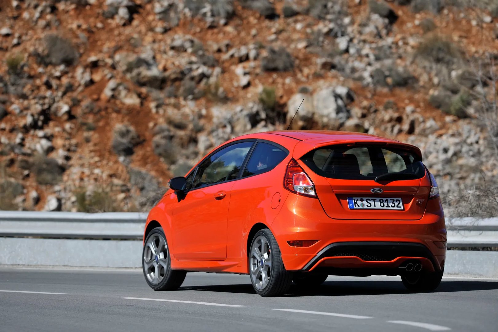 Ford_Fiesta_ST_6_generation__Mini_3-doors__2.jpg