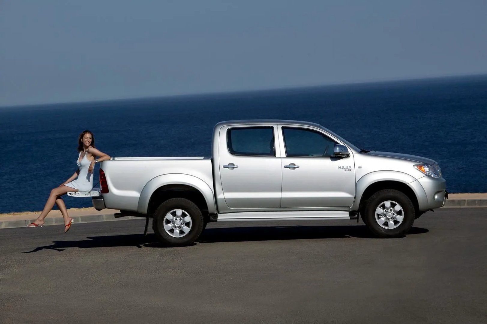 Toyota_Hilux_7_generation__Pickup_double-cab__4.jpg