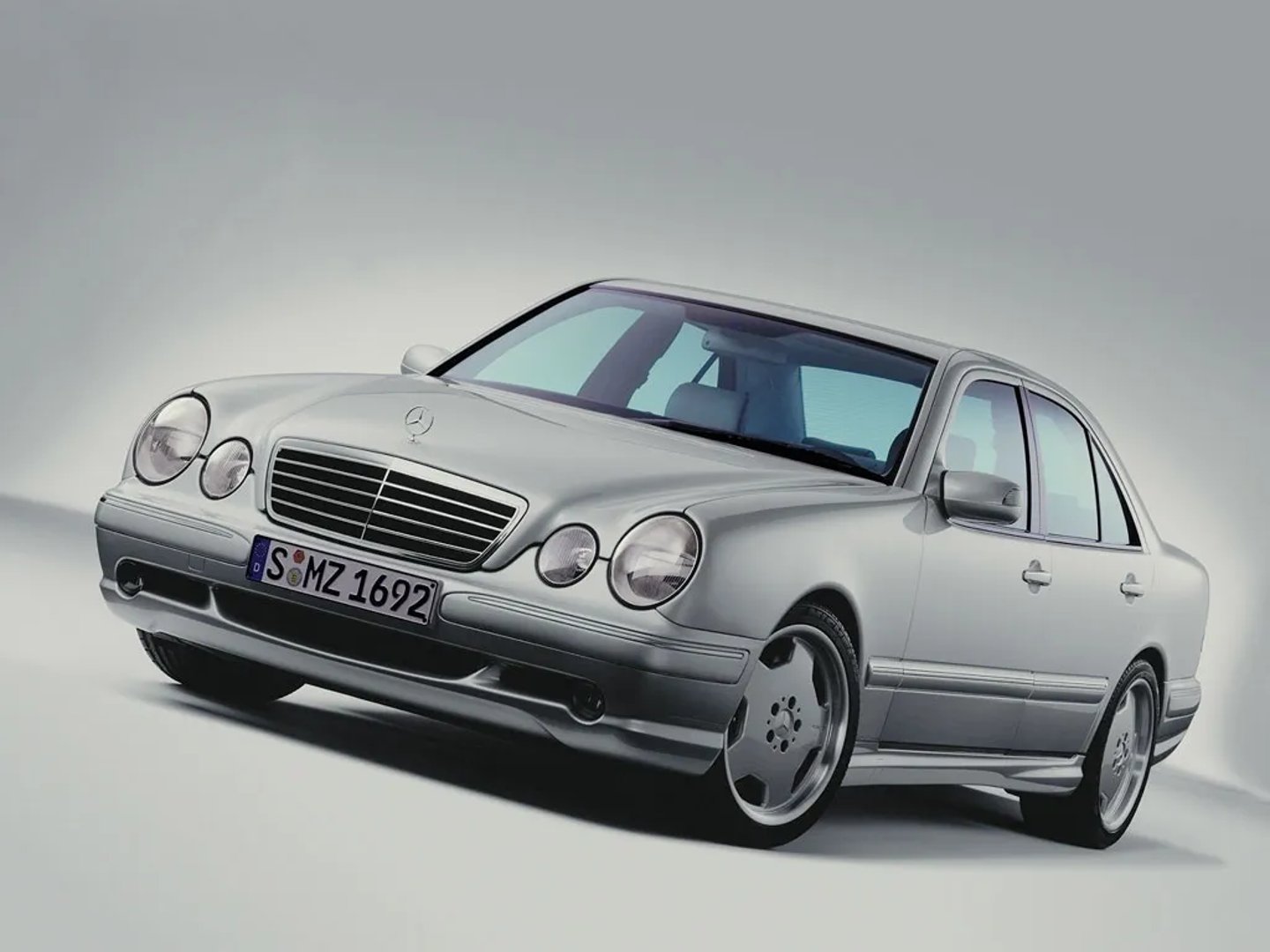 Mercedes_E-Class_AMG_2_generation_restyling__Sedan__4.jpg