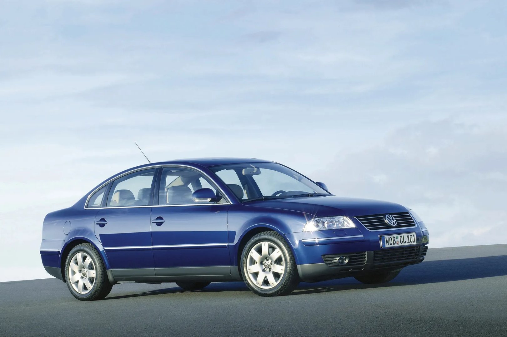 Volkswagen_Passat_5_generation_restyling__Sedan__12.jpg