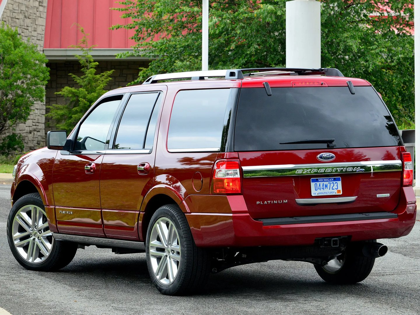 Ford_Expedition_3_generation_restyling__SUV_5-doors__2.jpg