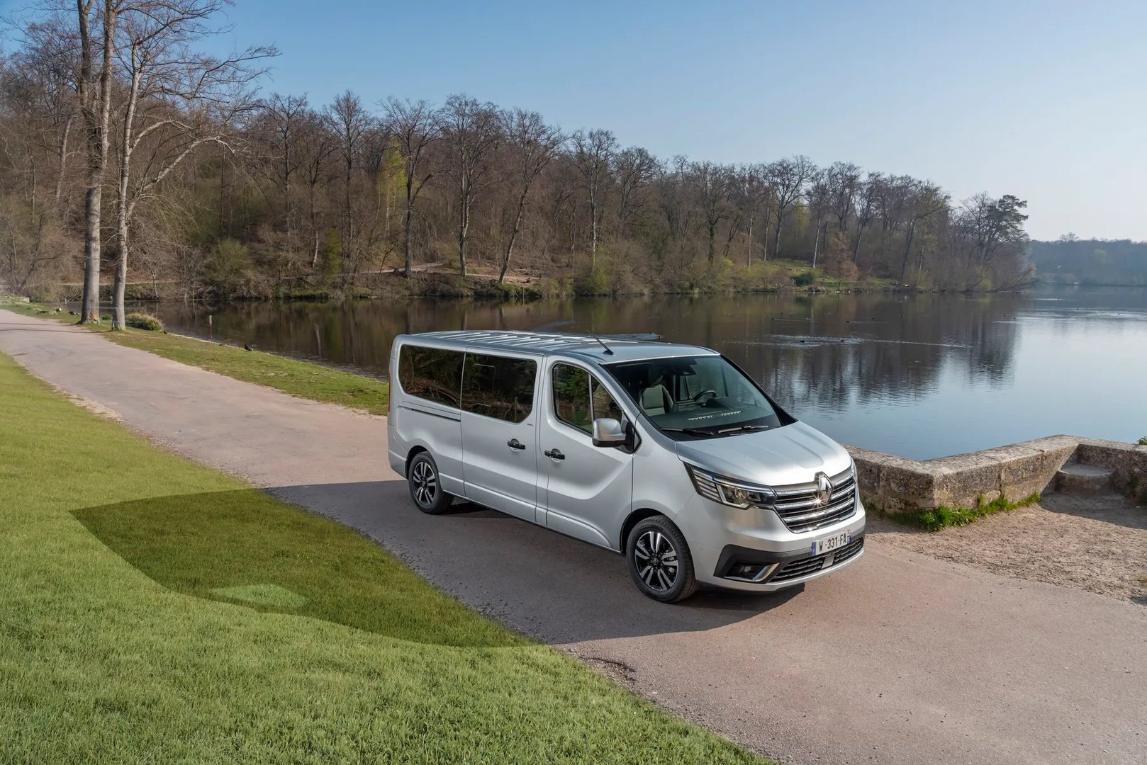 Renault_Trafic_3_generation_restyling__Minivan__3.jpg