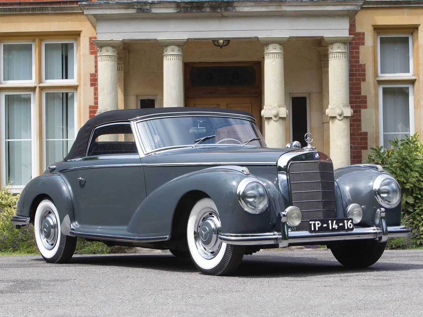 300 S  Roadster