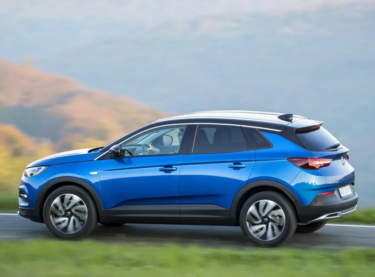 Opel_Grandland_1_generation__SUV_5-doors__12.jpg