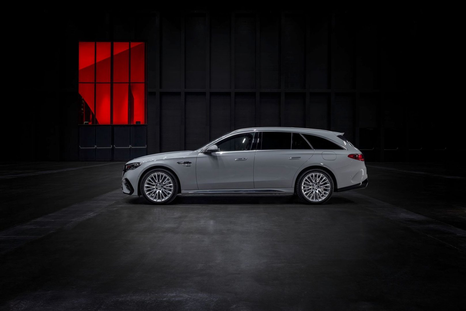 mercedes-benz_E-Class_AMG_6_generation__Estate_5-door__27.jpg