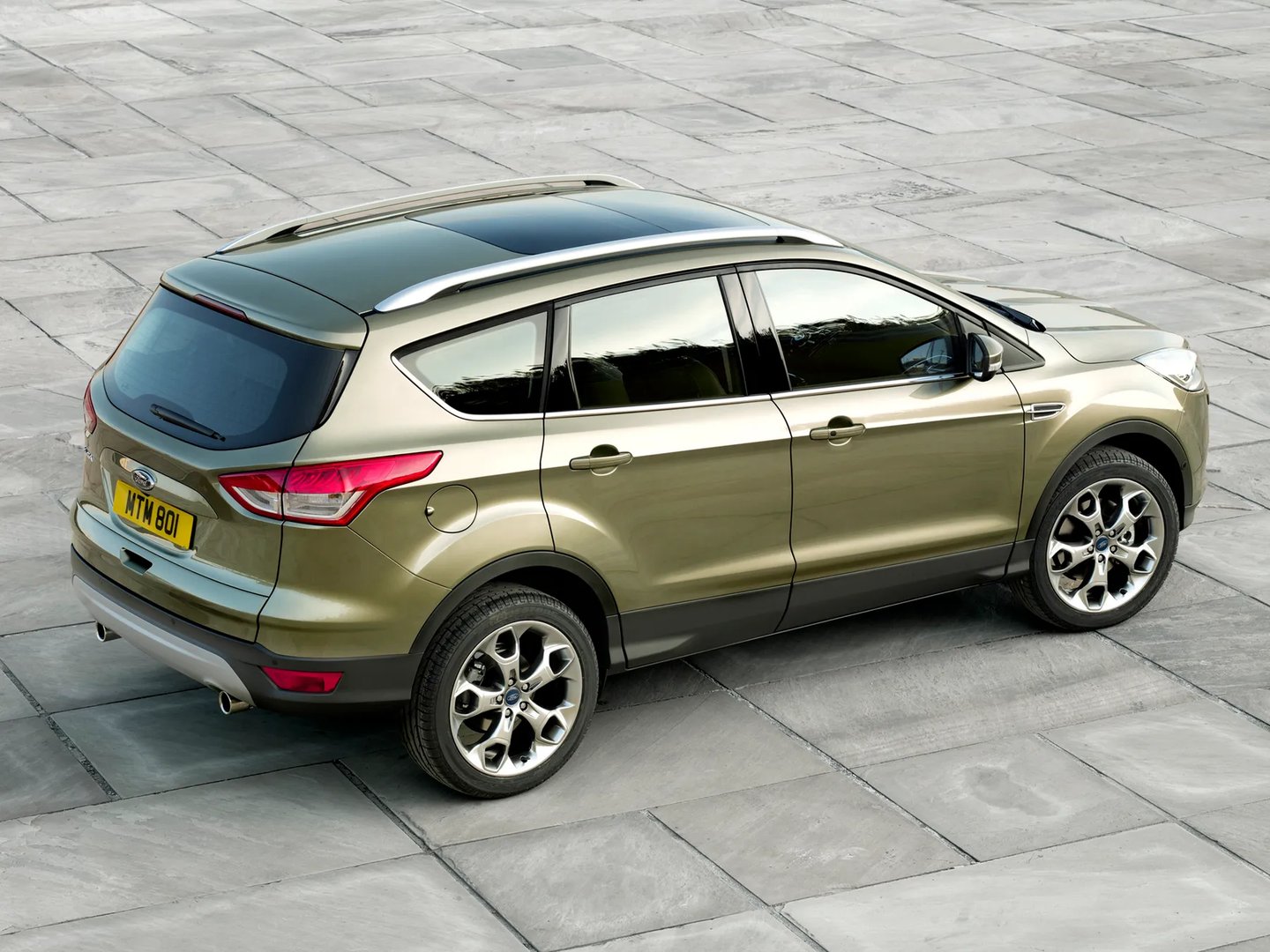 Ford_Kuga_2_generation__SUV_5-doors__9.jpg