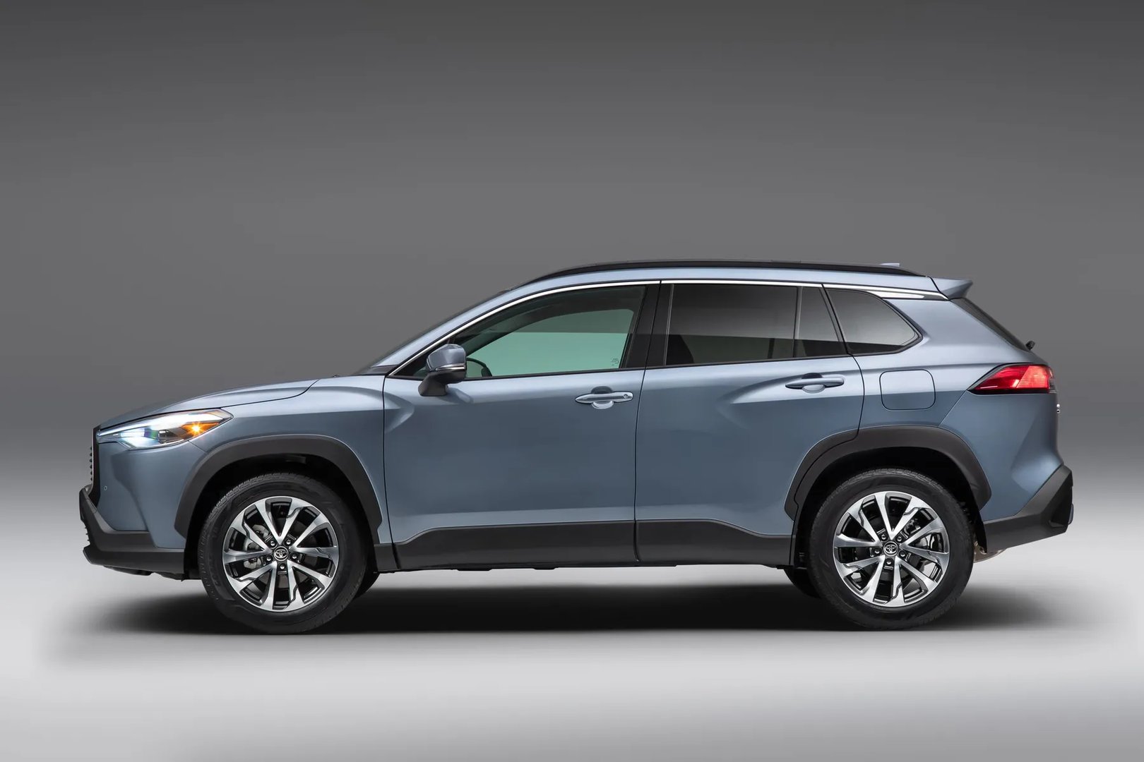 Toyota_Corolla_Cross_1_generation__SUV_5-doors__7.jpg
