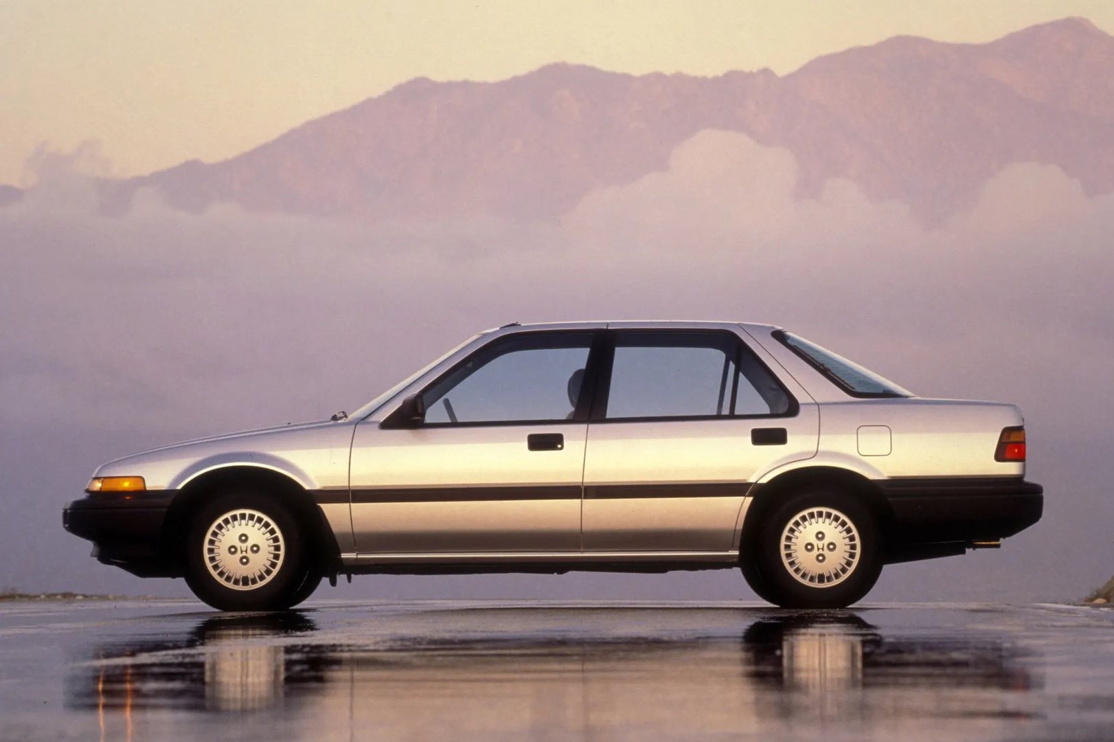 Honda_Accord_3_generation__Sedan__7.jpg