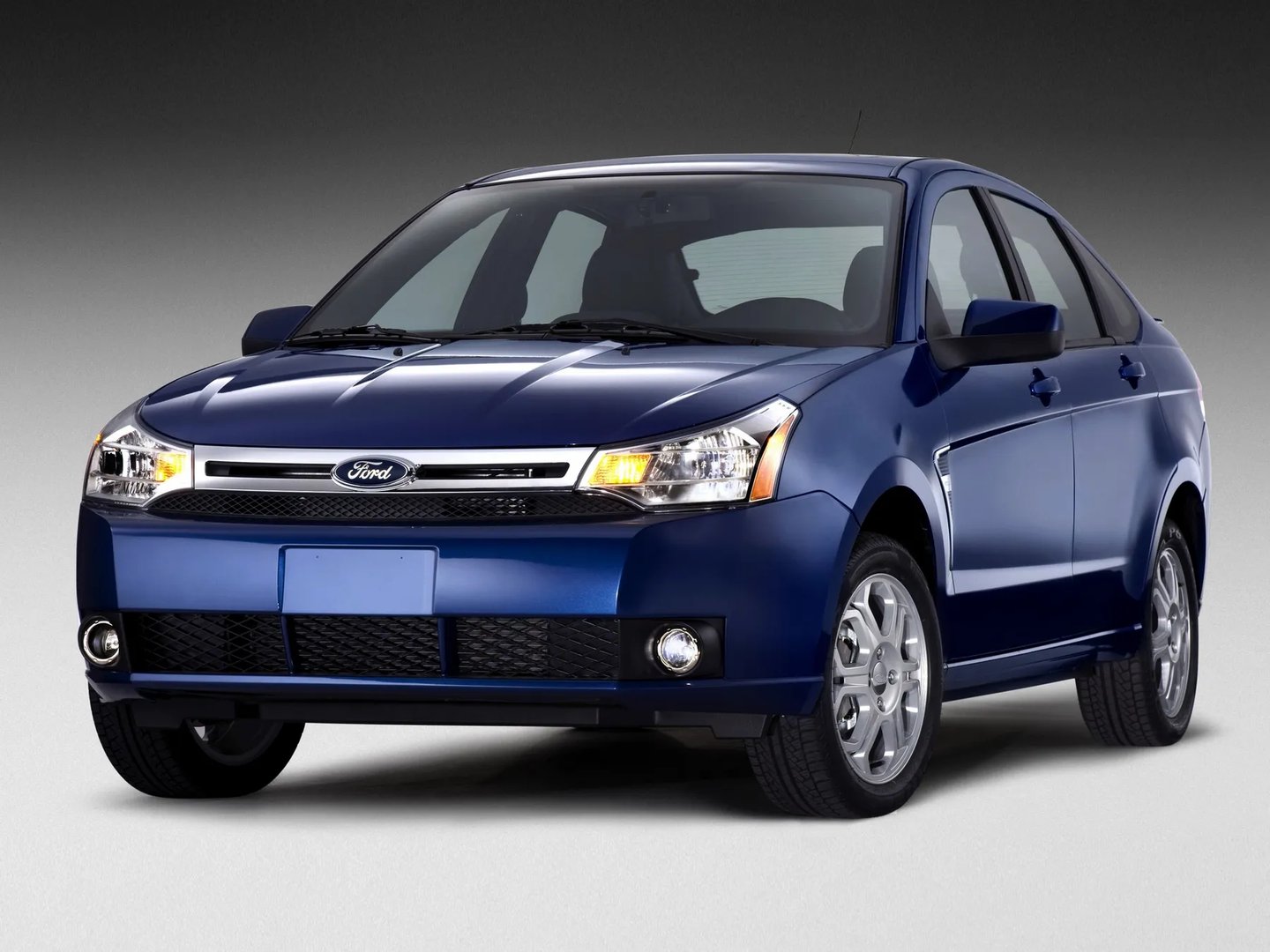 Ford_Focus_(North_America)_2_generation__Sedan__4.jpg
