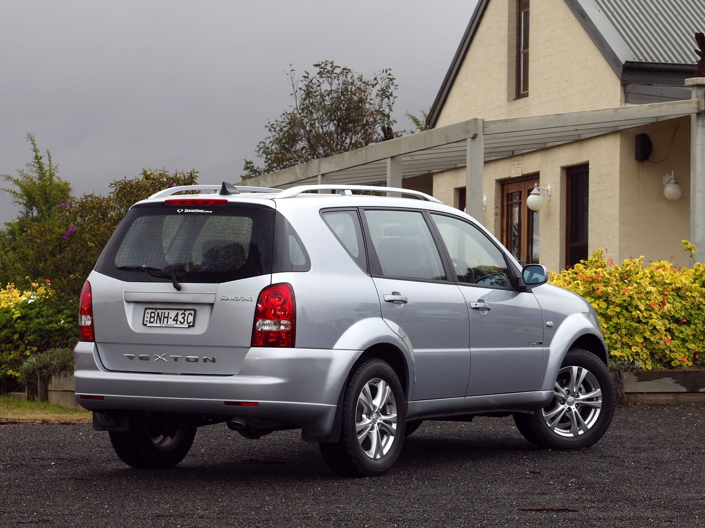 ssangyong_Rexton_1_generation_restyling__SUV_5-doors__1.jpg