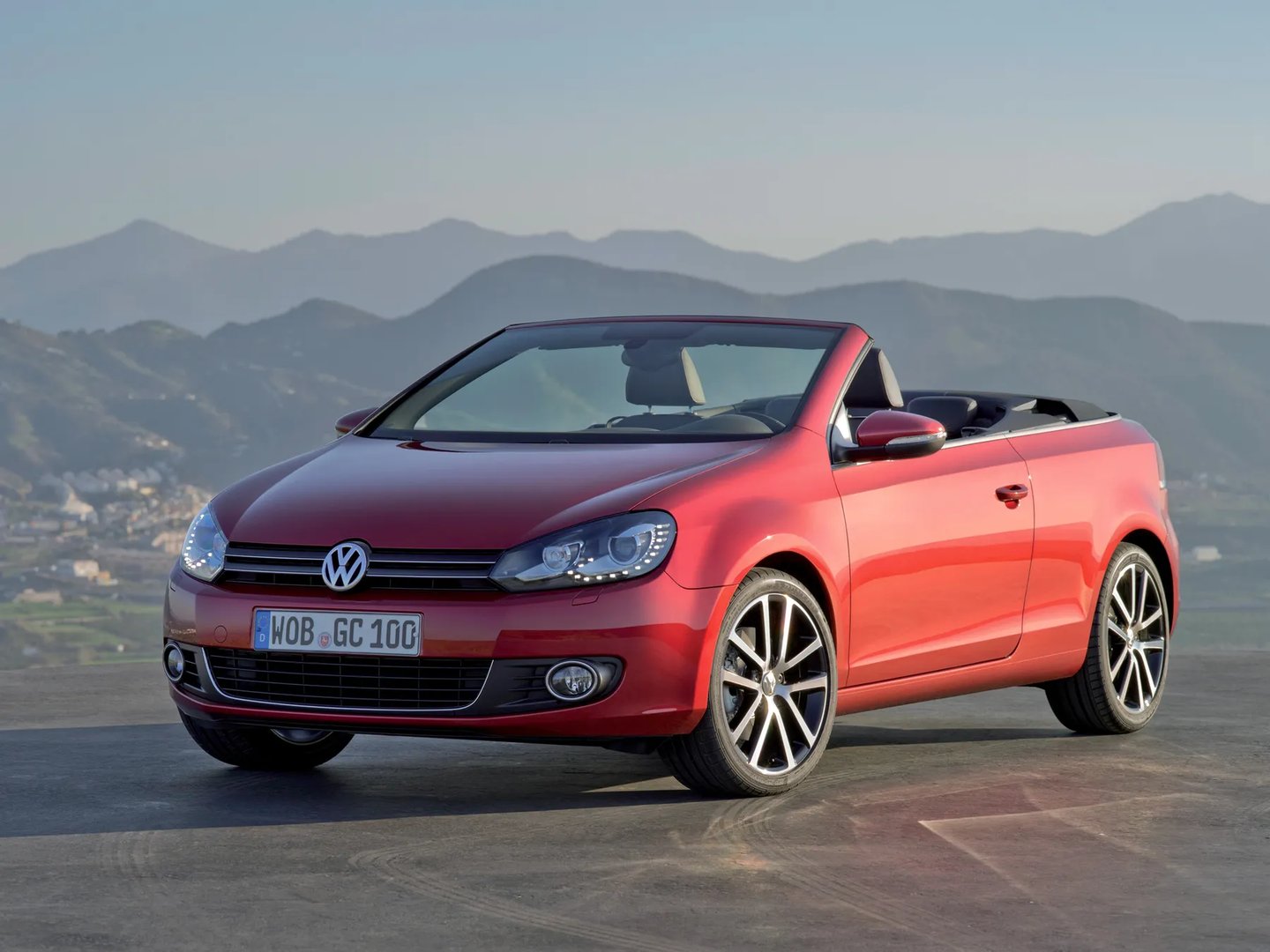 Volkswagen_Golf_6_generation__Cabrio__9.jpg