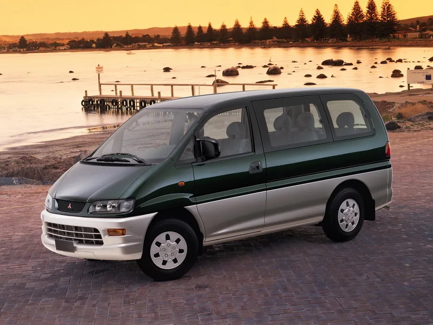 1 generation, restyling 