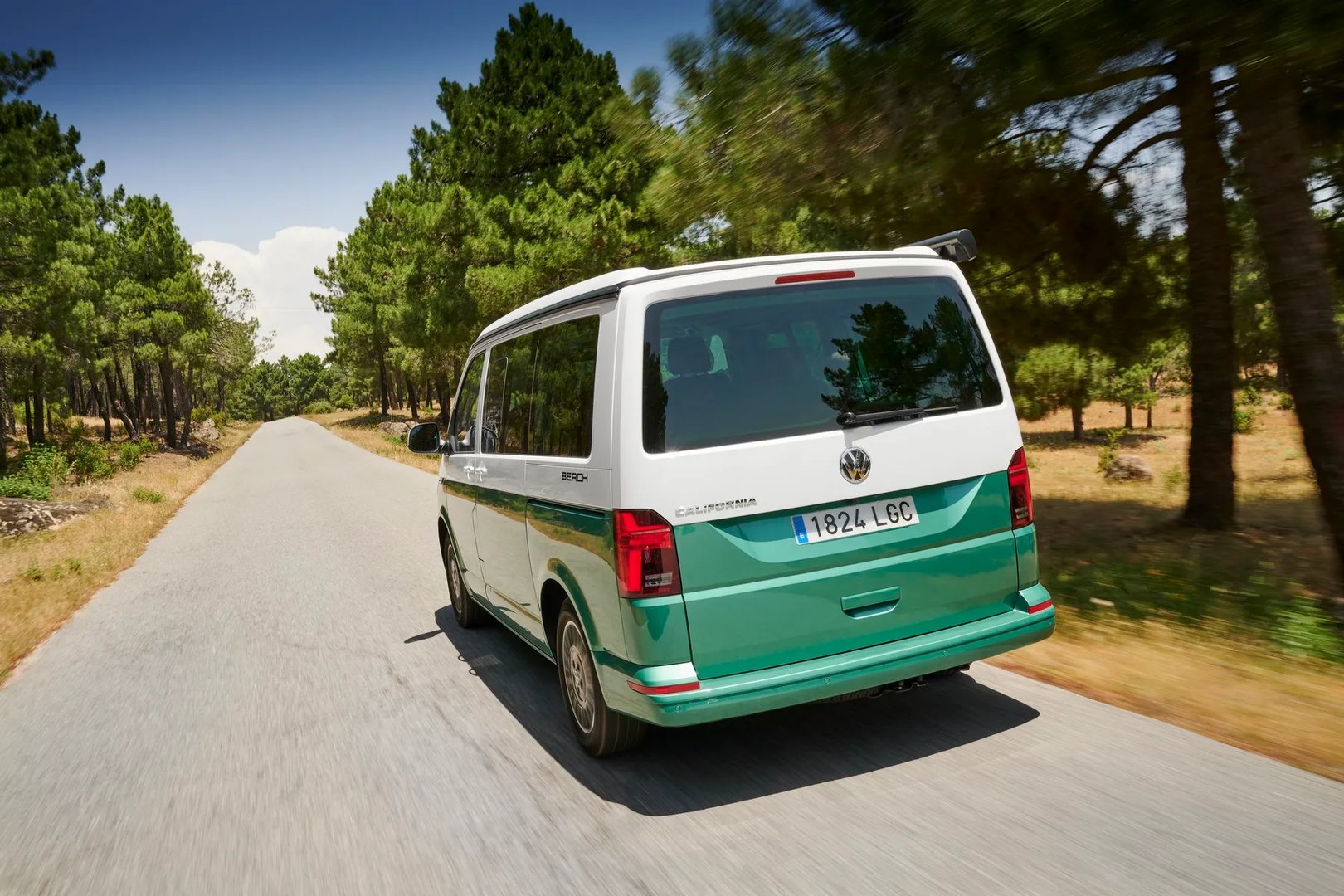 Volkswagen_California_6_generation_restyling__Minivan__12.jpg