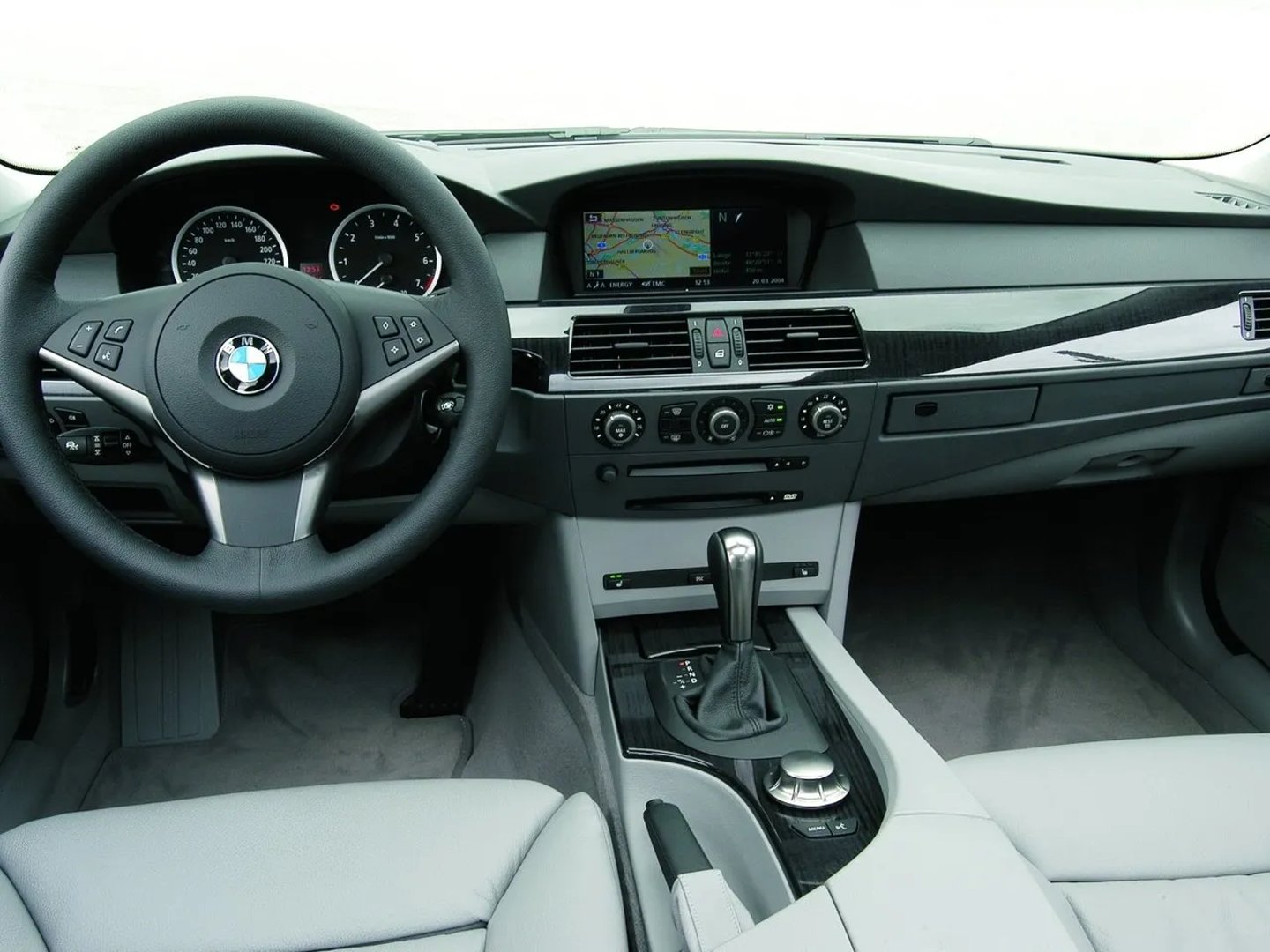 BMW_5_series_5_generation__Estate_5-door__9.jpg