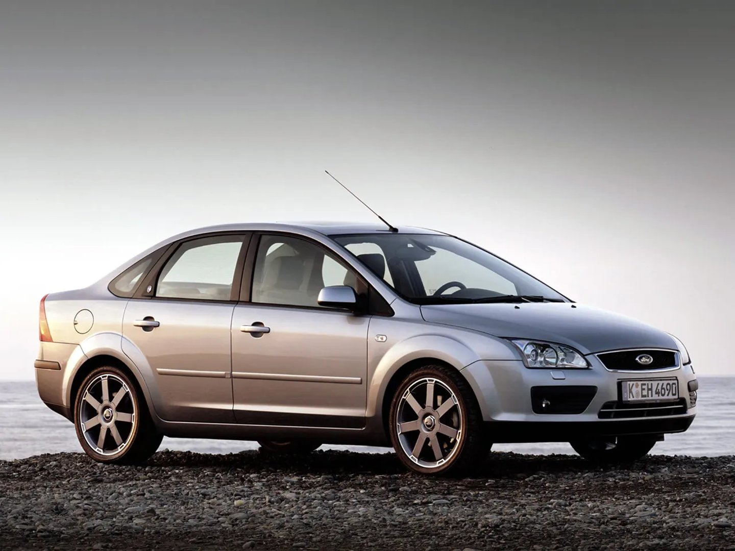Ford_Focus_2_generation__Sedan__4.jpg