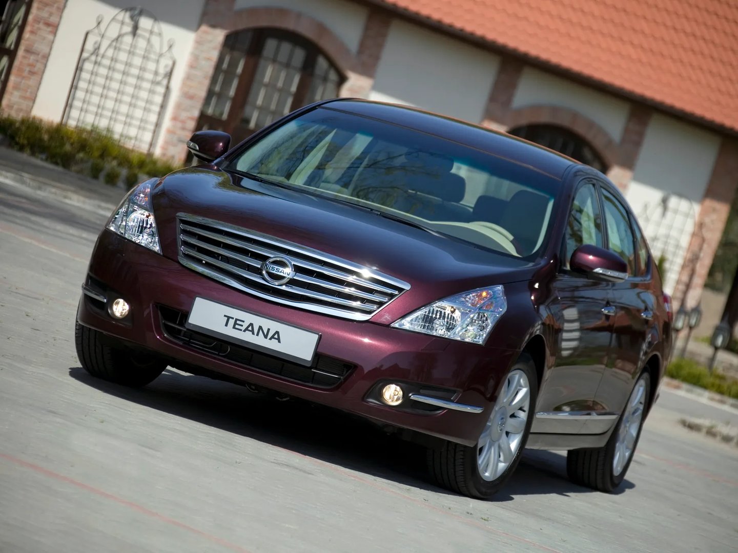 Nissan_Teana_2_generation__Sedan__11.jpg