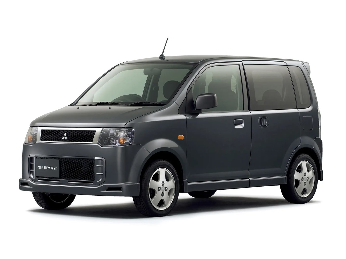 1 generation, restyling 
