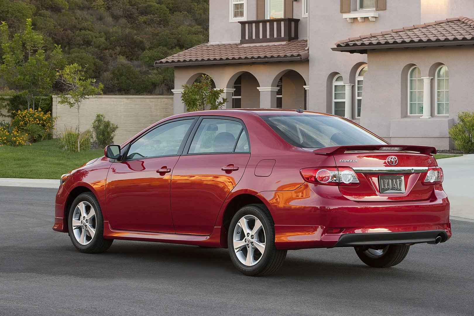 Toyota_Corolla_10_generation_restyling__Sedan__8.jpg