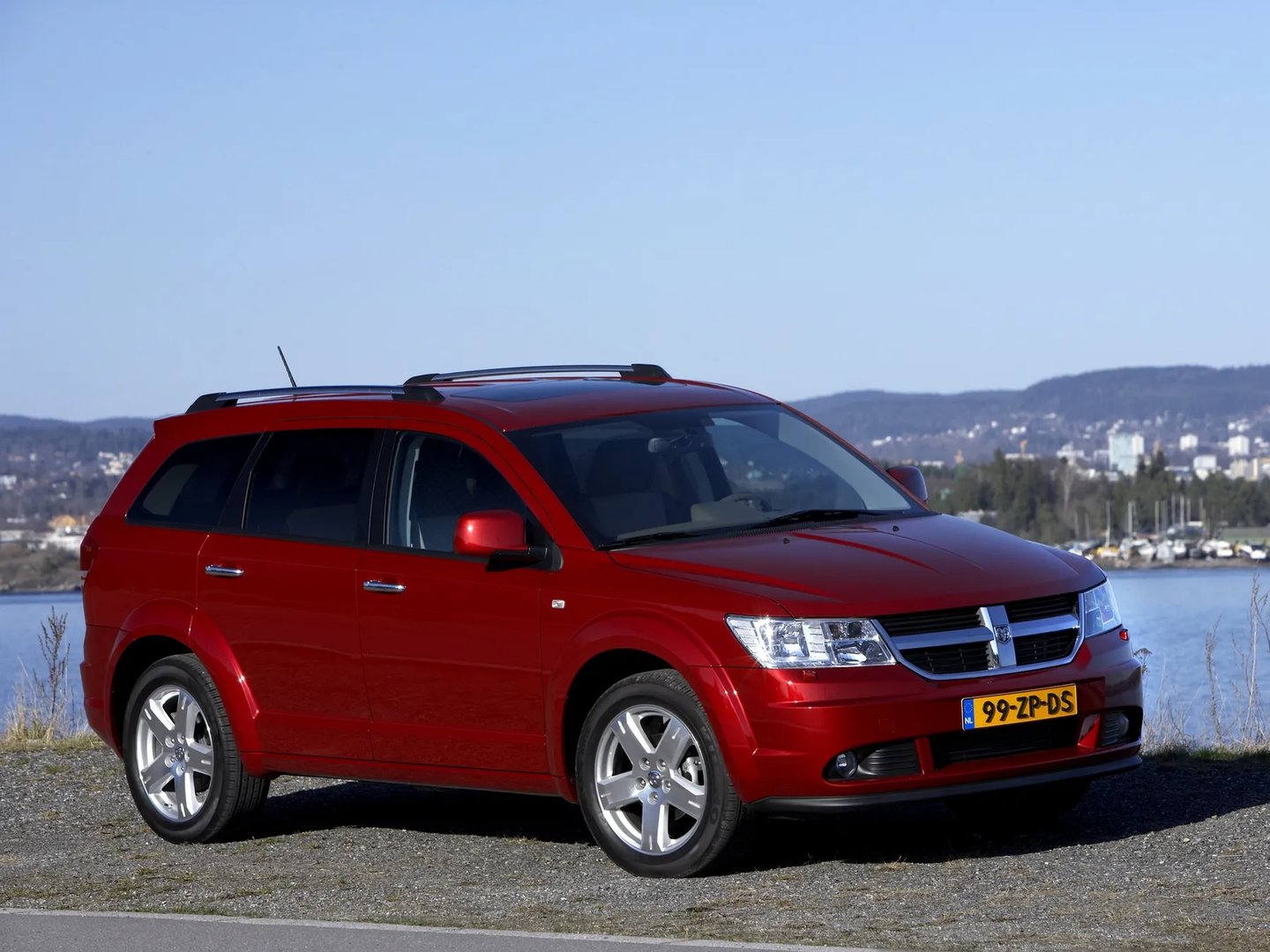 Dodge_Journey_1_generation__SUV_5-doors__7.jpg