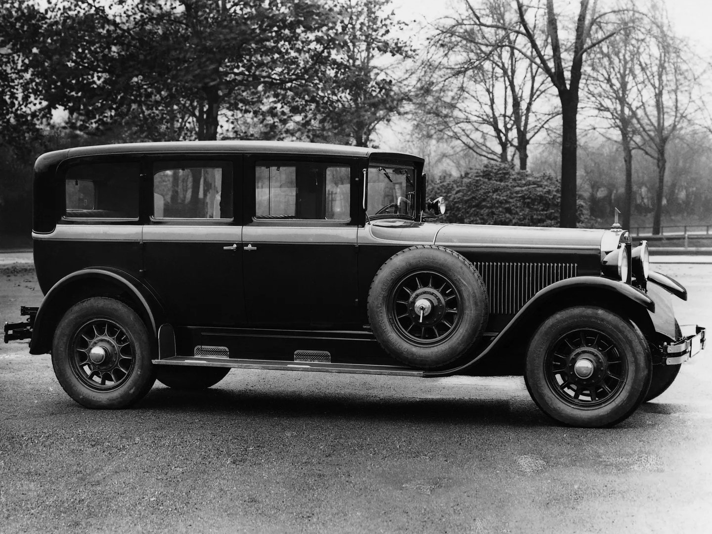Audi_Typ_R_1_generation__Estate_5-door__1.jpg