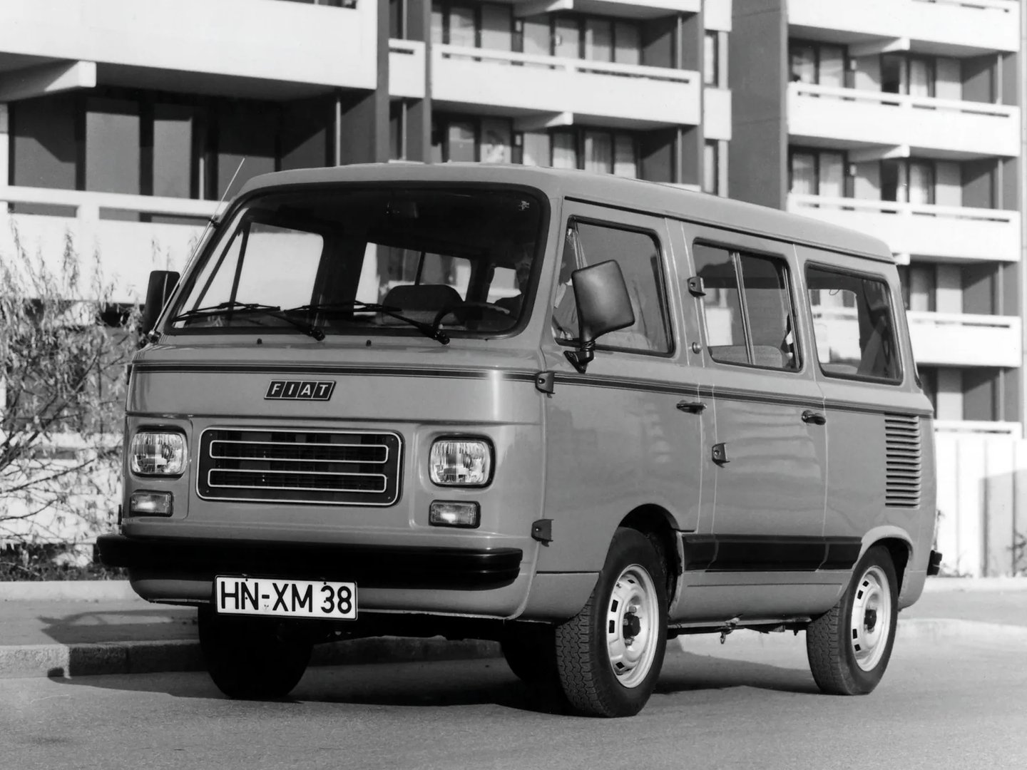 Fiat_900T_1_generation__Minivan__1.jpg