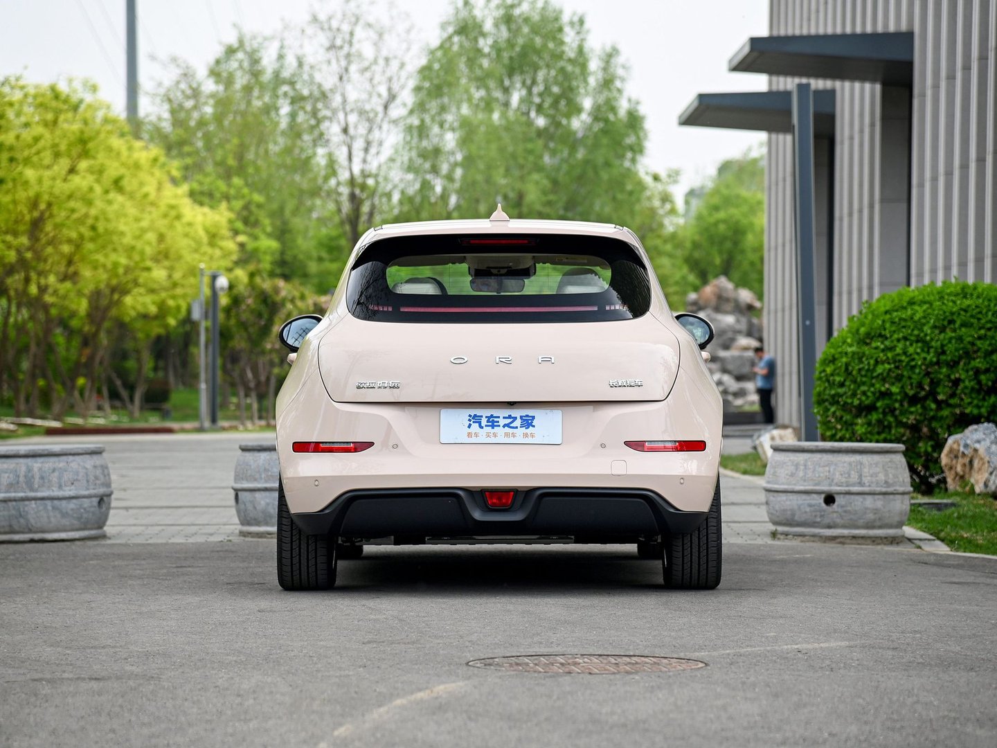 ora_03_1_generation__Hatchback_5-door__21.jpg