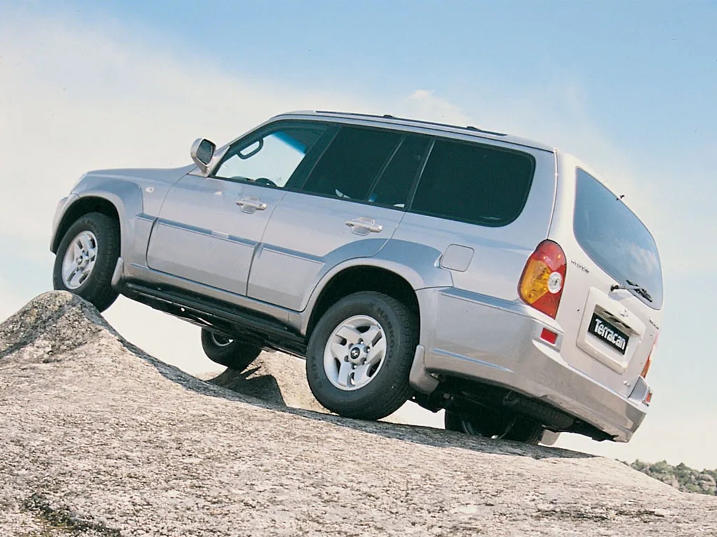 Hyundai_Terracan_1_generation__SUV_5-doors__9.jpg