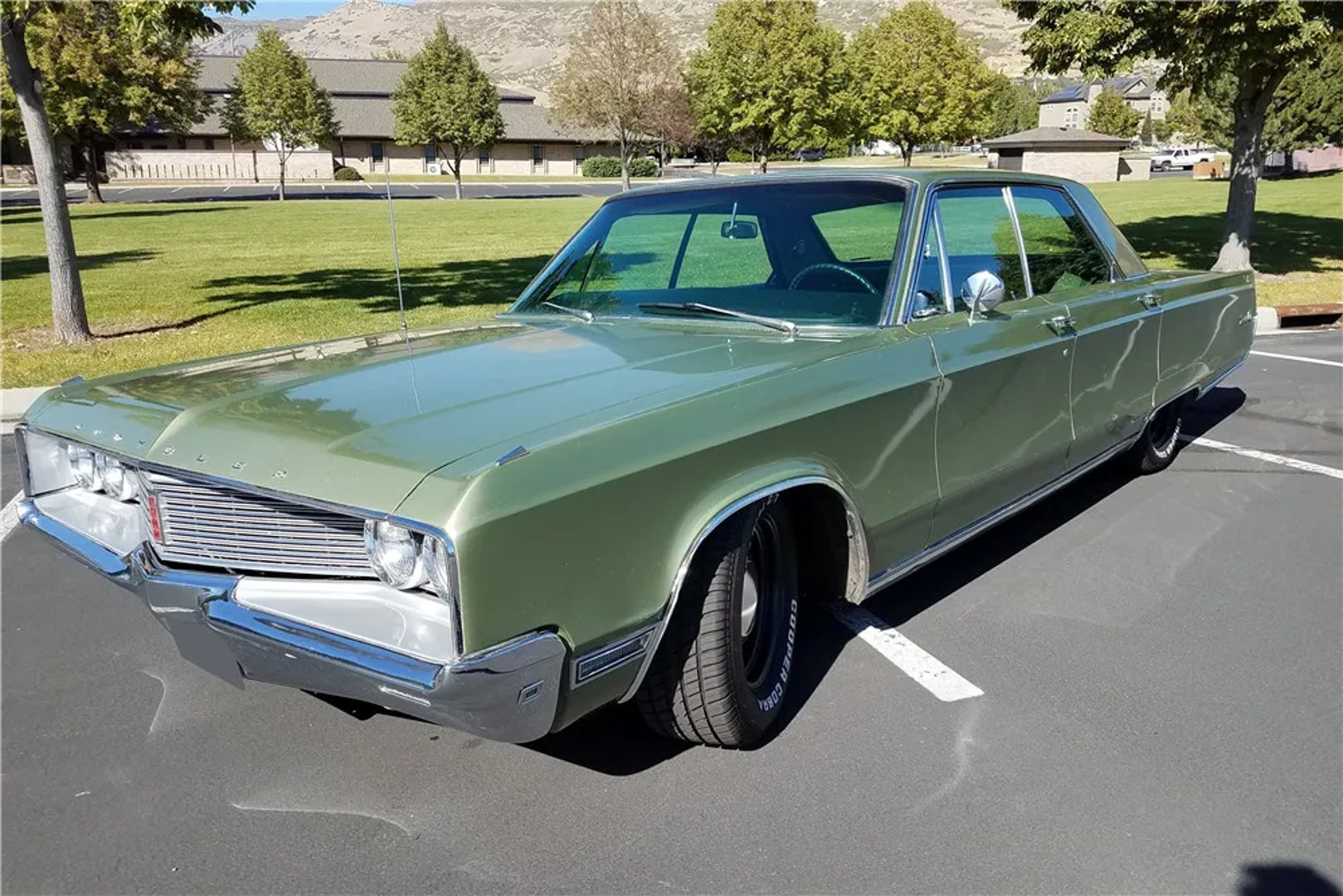 Chrysler_Newport_3_generation__Sedan__5.jpg