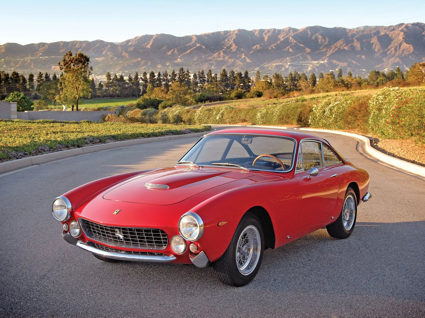 Ferrari_250_GT_Lusso_1_generation__Coupe__10.jpg