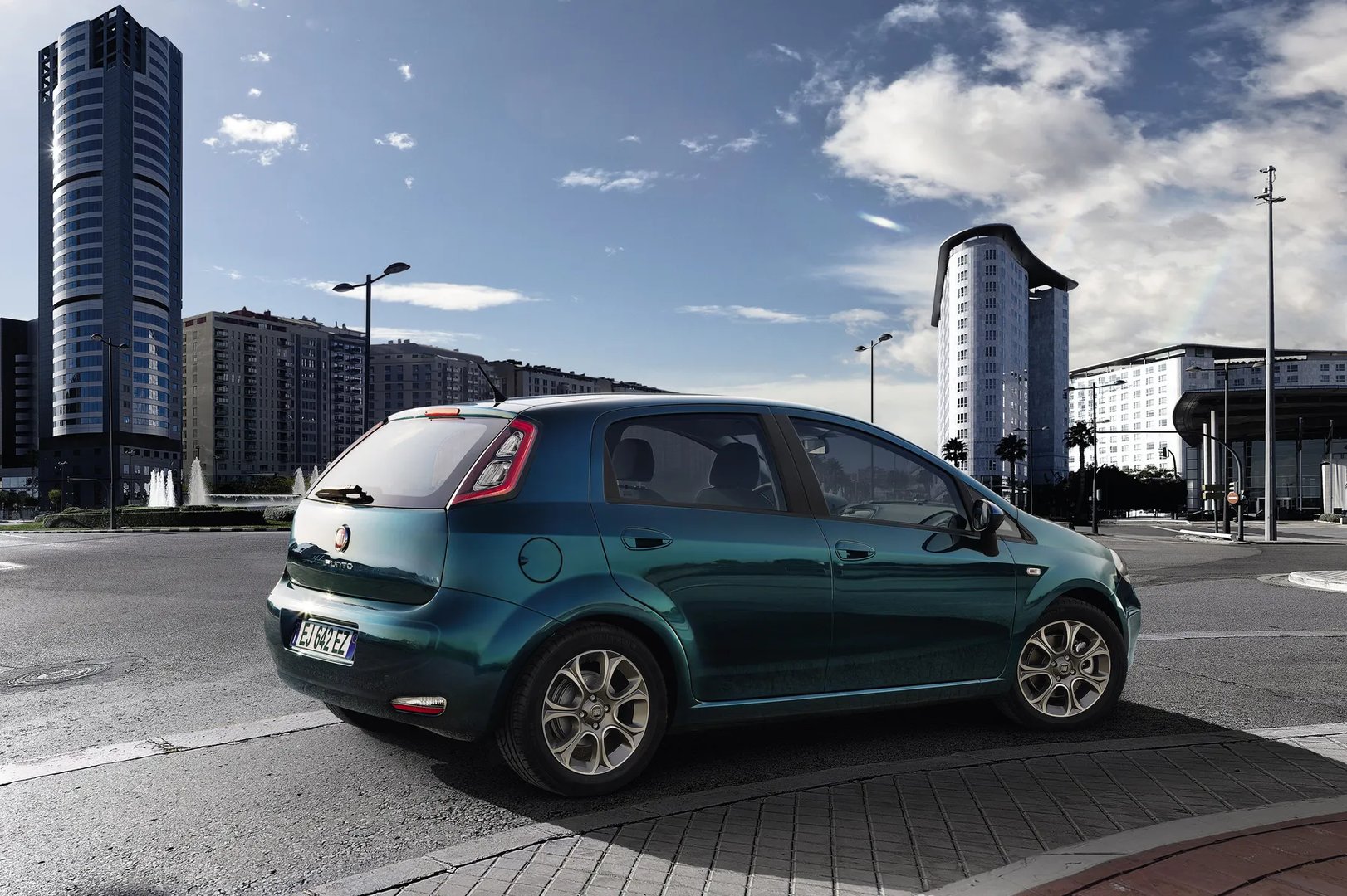 Fiat_Punto_3_generation_restyling_2__Mini_5-doors__12.jpg