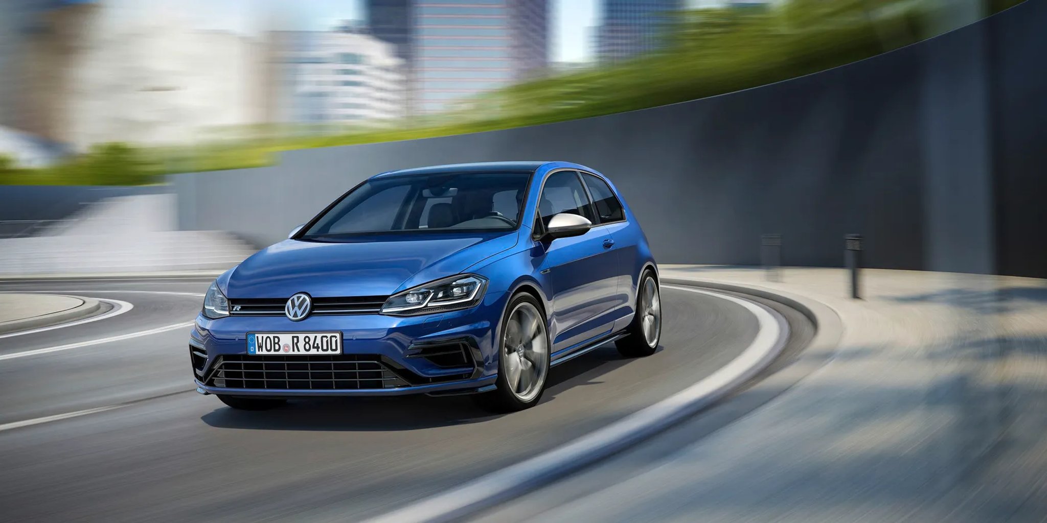 Volkswagen_Golf_R_7_generation_restyling__Hatchback_3-door__1.jpg