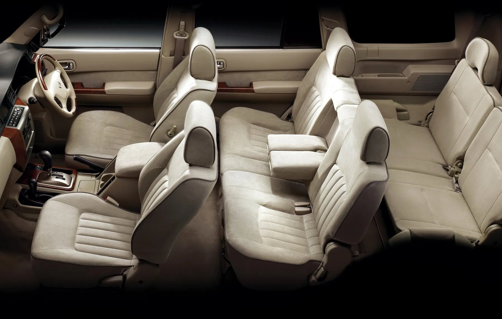 Nissan_Safari_5_generation__SUV_5-doors__7.jpg