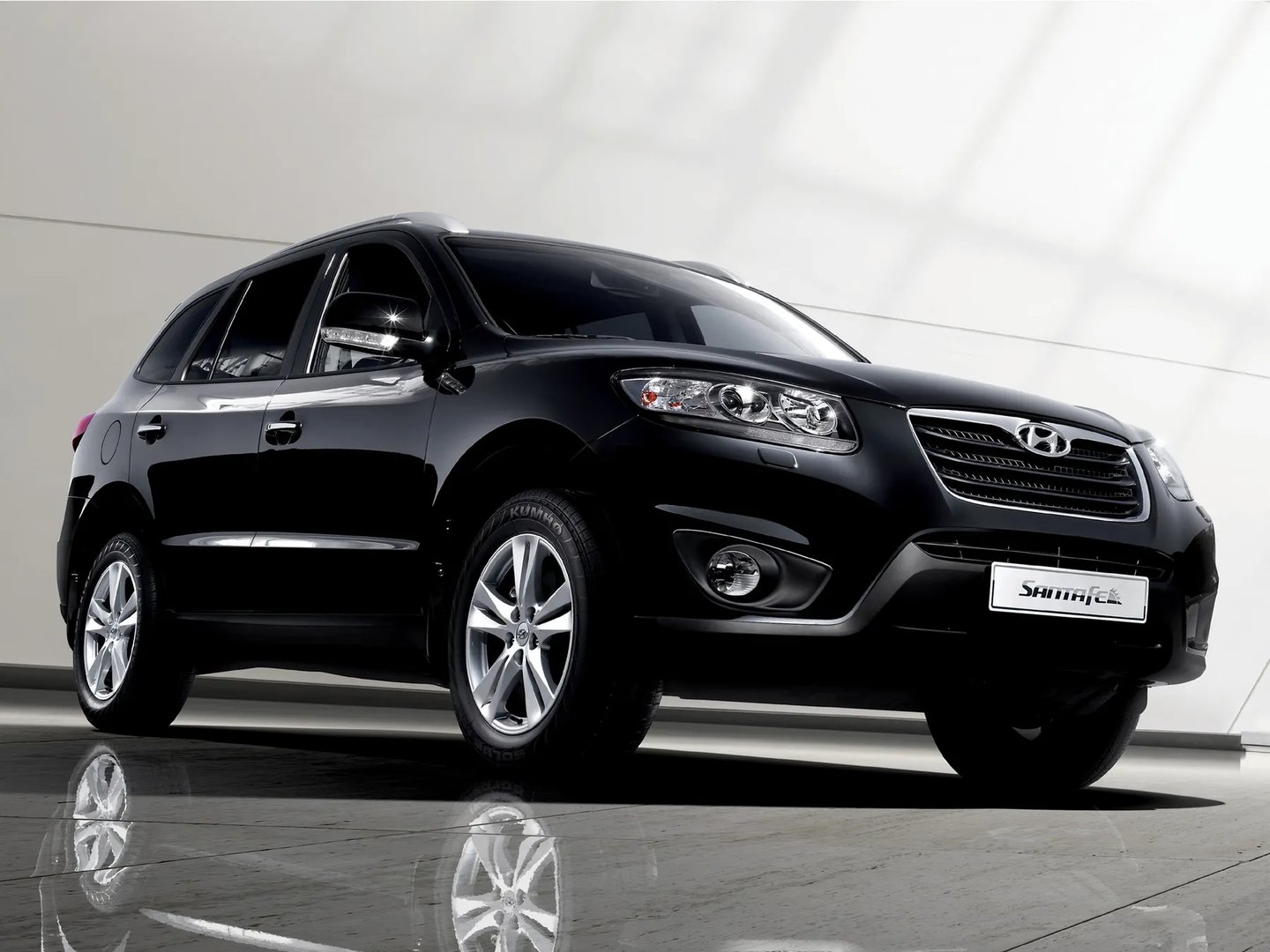 Hyundai_Santa_Fe_2_generation_restyling__SUV_5-doors__3.jpg