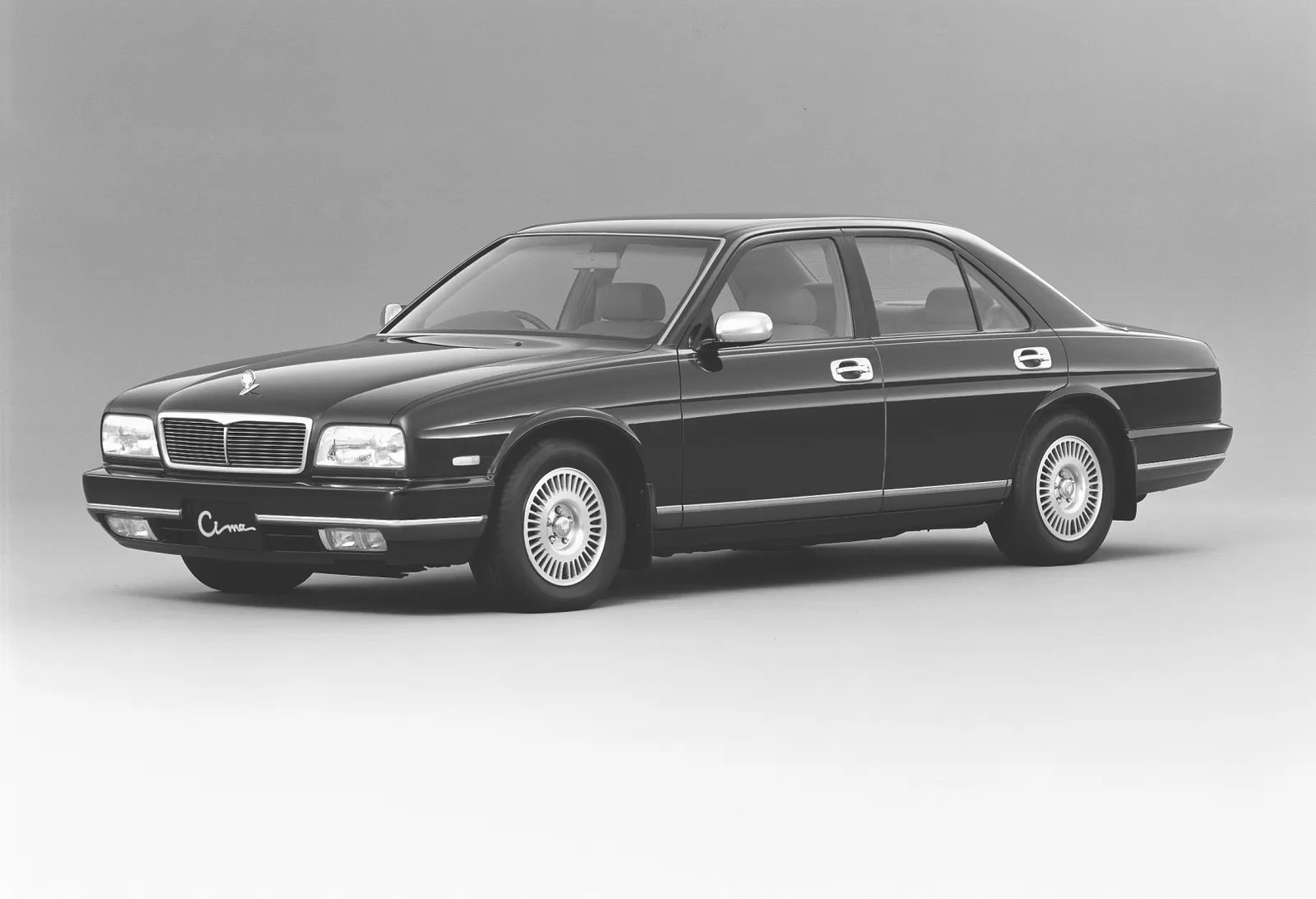 Nissan_Cima_2_generation__Sedan__1.jpg