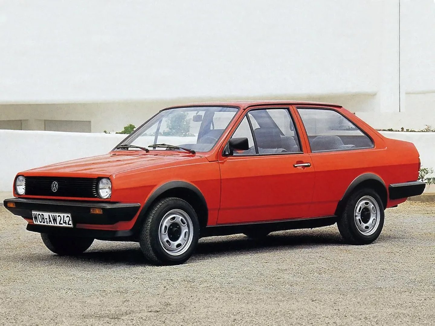 Volkswagen_Polo_1_generation__Sedan_2-doors__1.jpg