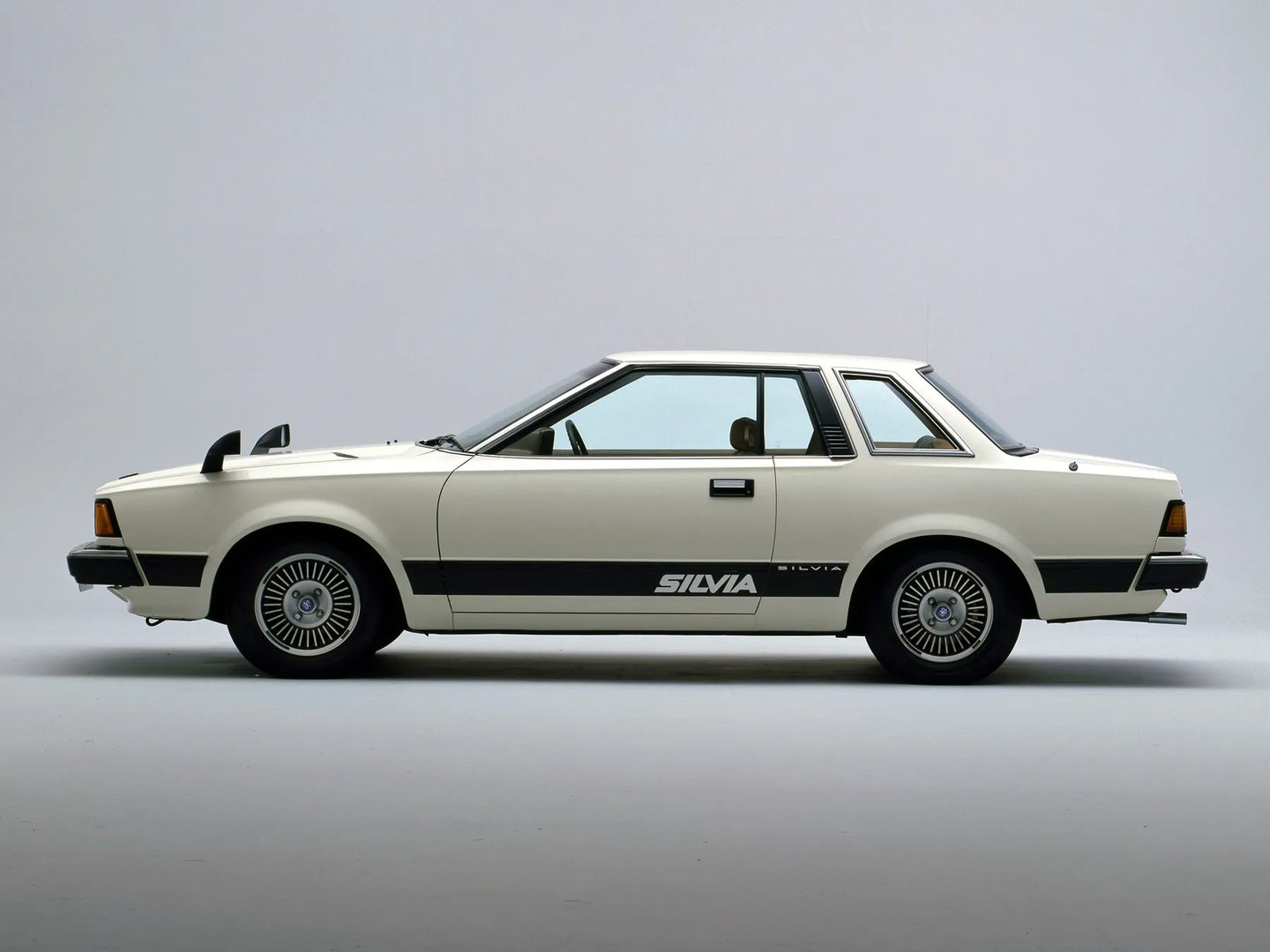 Nissan_Silvia_3_generation__Coupe__7.jpg