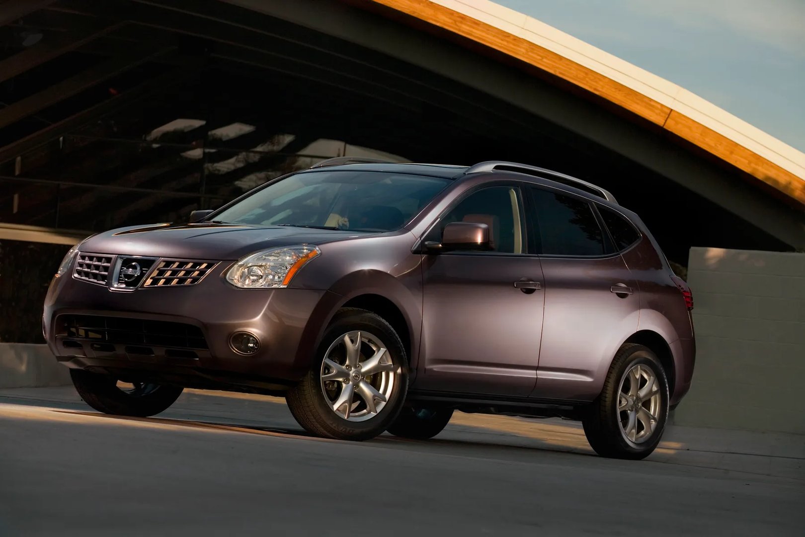 Nissan_Rogue_1_generation__SUV_5-doors__5.jpg