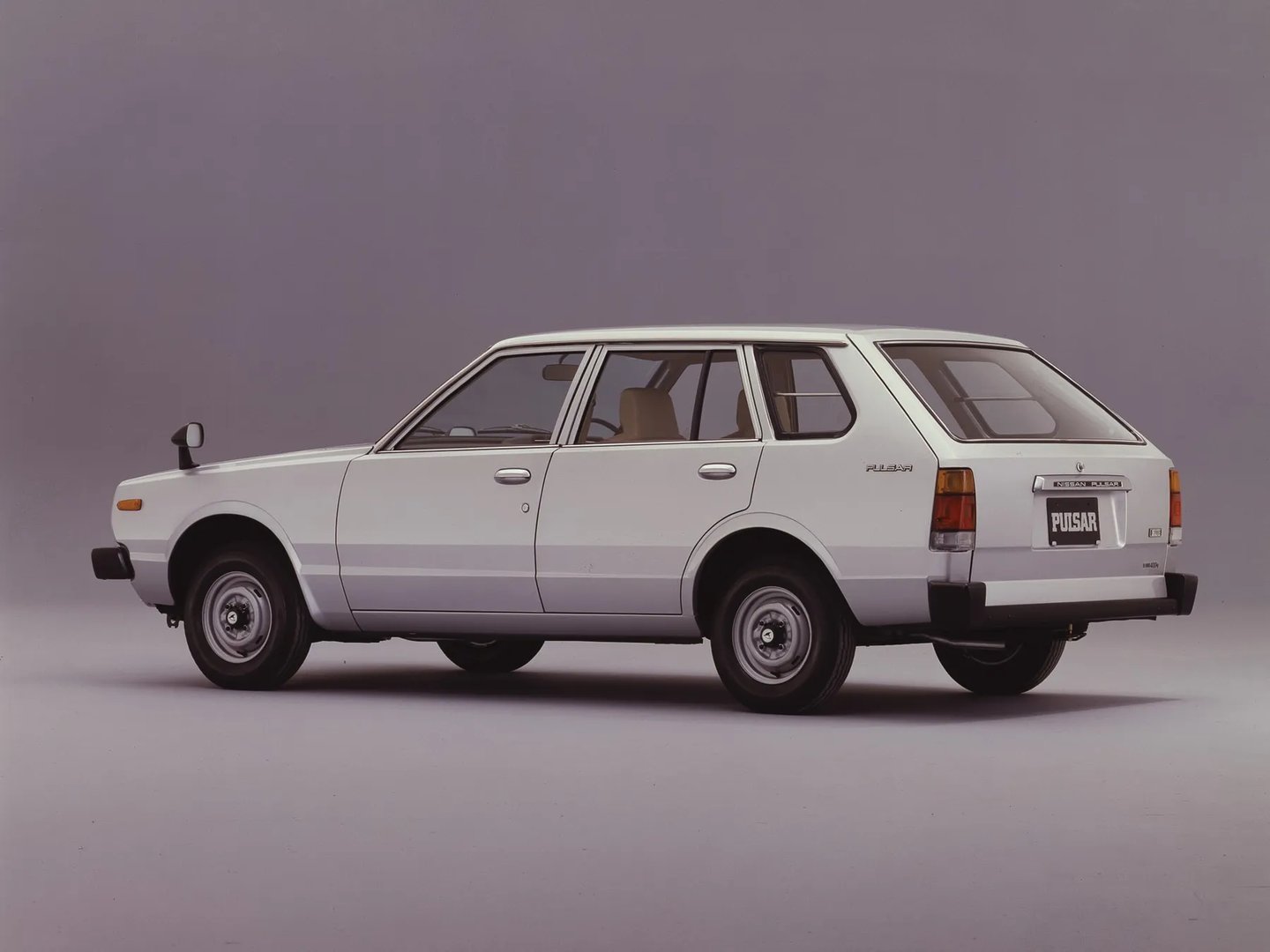 Nissan_Cherry_3_generation__Estate_5-door__6.jpg
