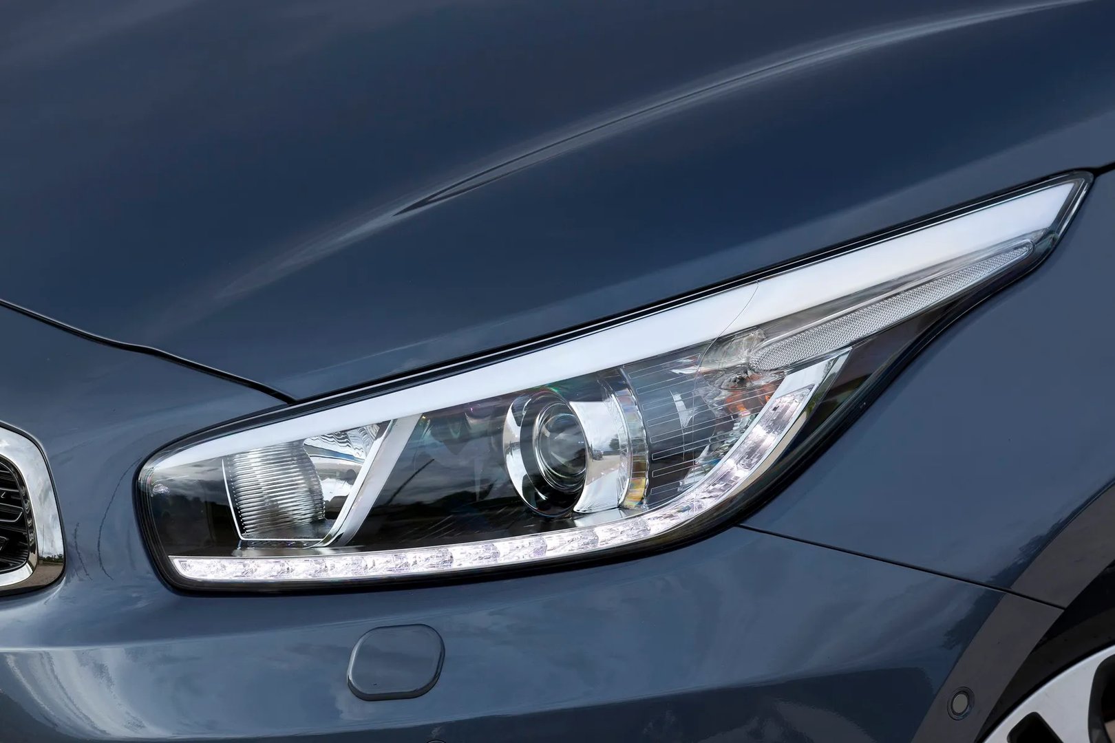 Kia_Ceed_2_generation_restyling__Hatchback_5-door__12.jpg