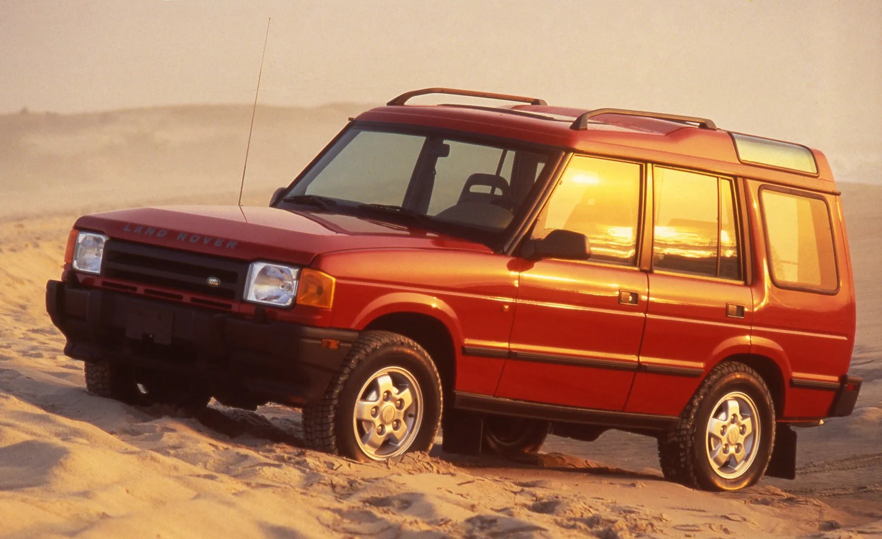 Land Rover_Discovery_1_generation__SUV_5-doors__5.jpg