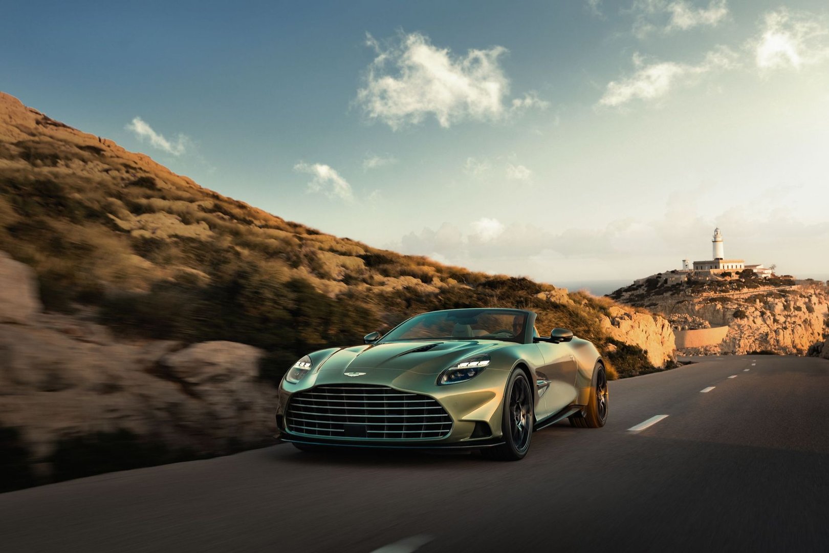 Aston Martin Vanquish 3 generation  Cabrio 