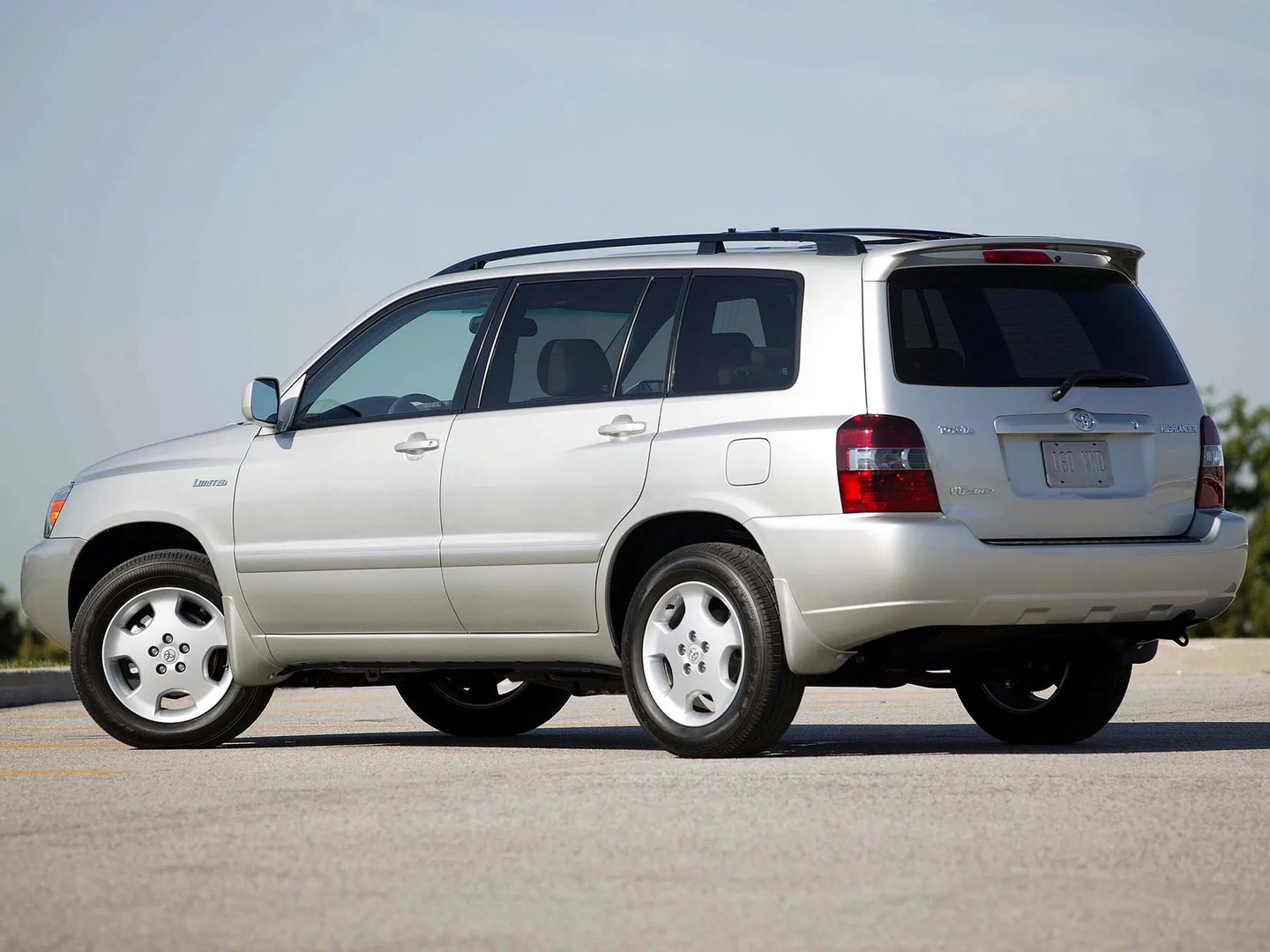 Toyota_Highlander_1_generation_restyling__SUV_5-doors__10.jpg