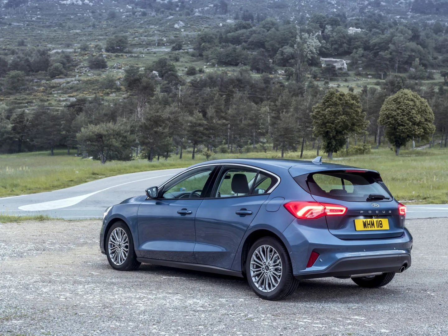 Ford_Focus_4_generation__Hatchback_5-door__8.jpg