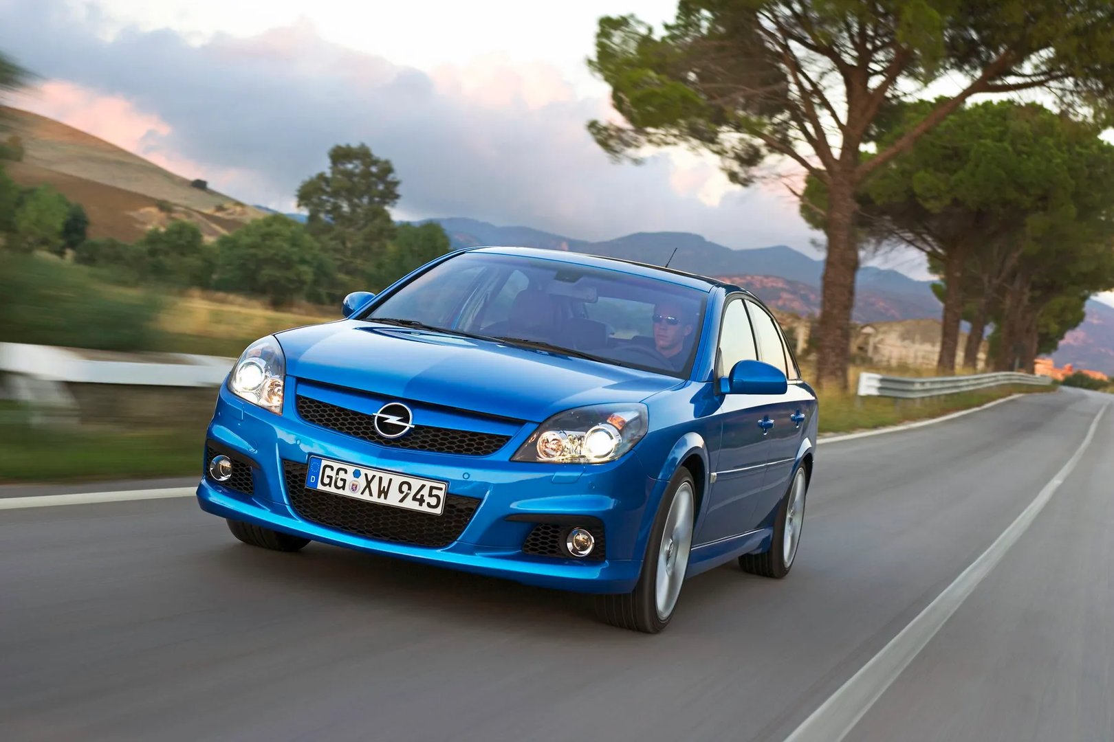 Opel_Vectra_OPC_3_generation_restyling__Hatchback_5-door__12.jpg