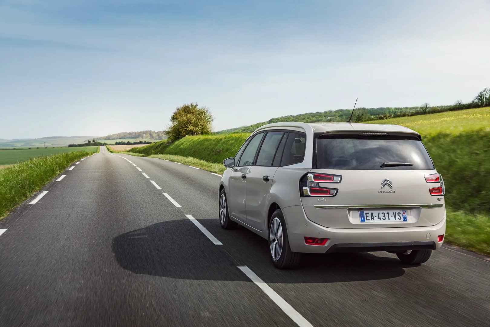 Citroen_C4_Grand_Picasso_2_generation_restyling__Compact_Van__2.jpg